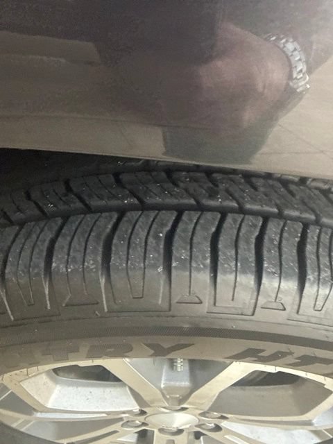 Used 2015 GMC Acadia SLT FWD image 16