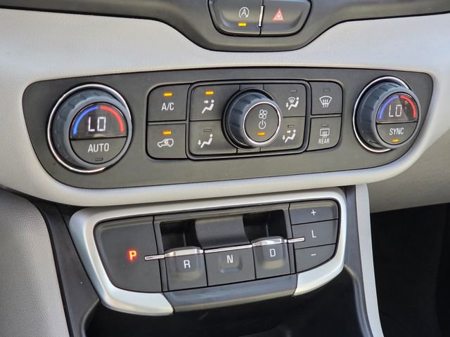 Used 2023 GMC Terrain SLT w/ Tech Package image 25