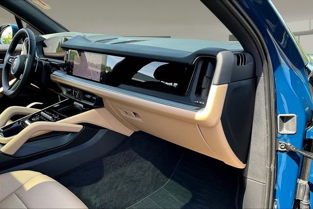 Used 2026 Porsche Cayenne image 25