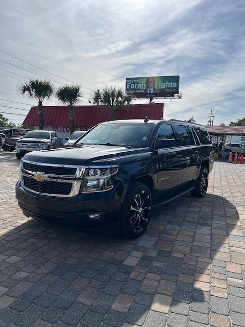 Used 2016 Chevrolet Suburban LT w/ Luxury Package RWD image 4