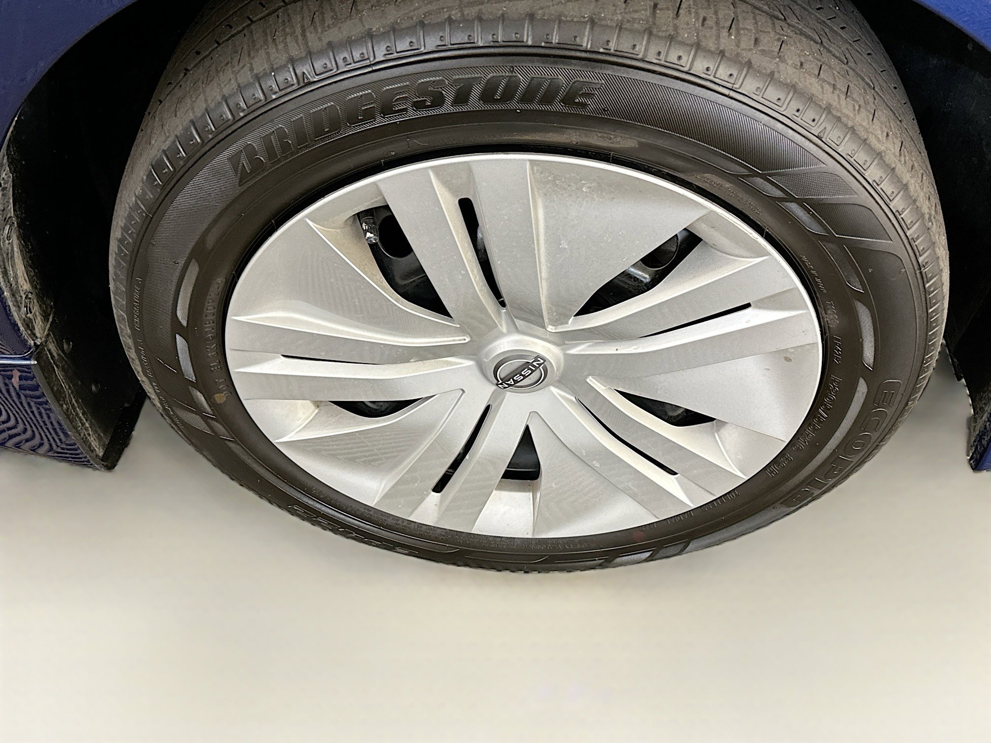 Used 2025 Nissan Leaf S image 11