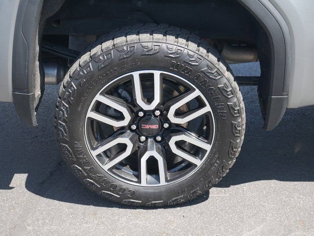 Used 2023 GMC Sierra 1500 AT4 w/ Technology Package AWD/4WD image 14
