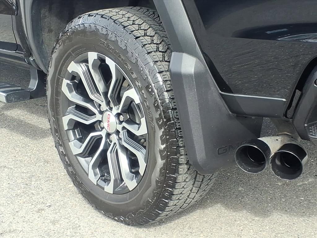 Certified 2024 GMC Canyon Denali image 9