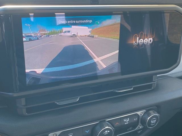 New 2026 Jeep Gladiator Sport AWD/4WD image 3