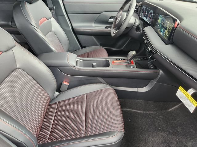New 2025 Nissan Kicks SR FWD image 10