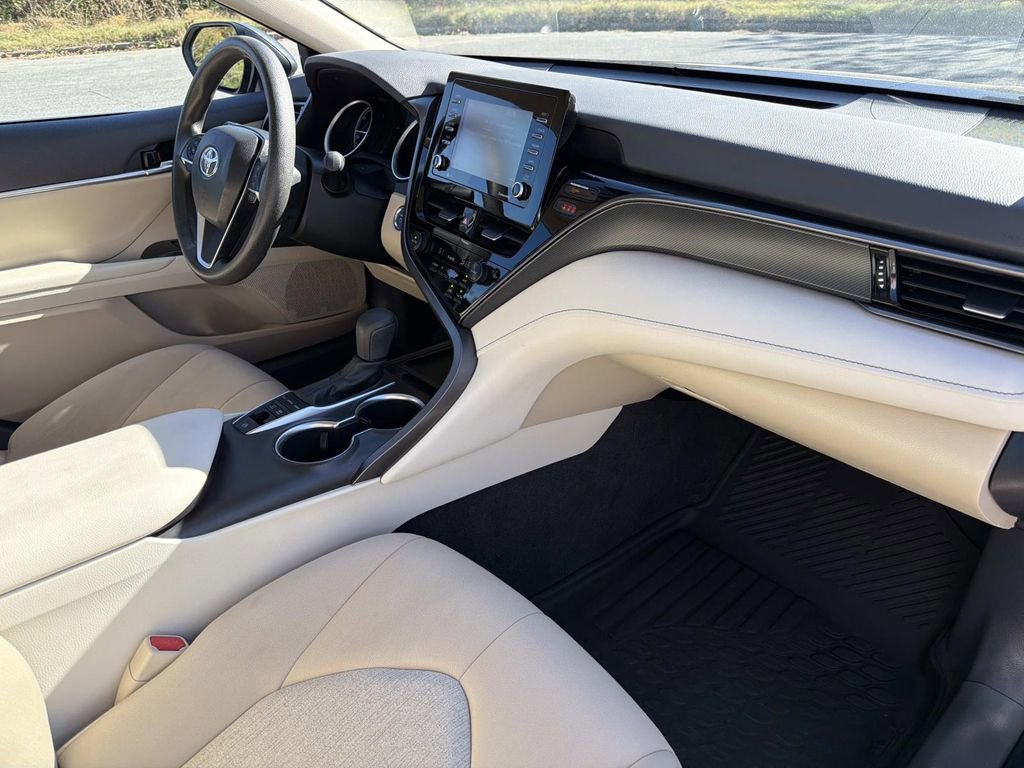 Used 2021 Toyota Camry LE image 24