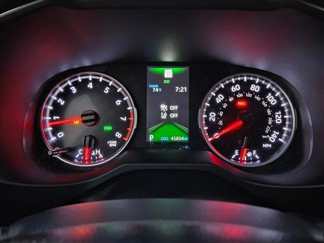 Used 2022 Toyota RAV4 XLE Premium image 11
