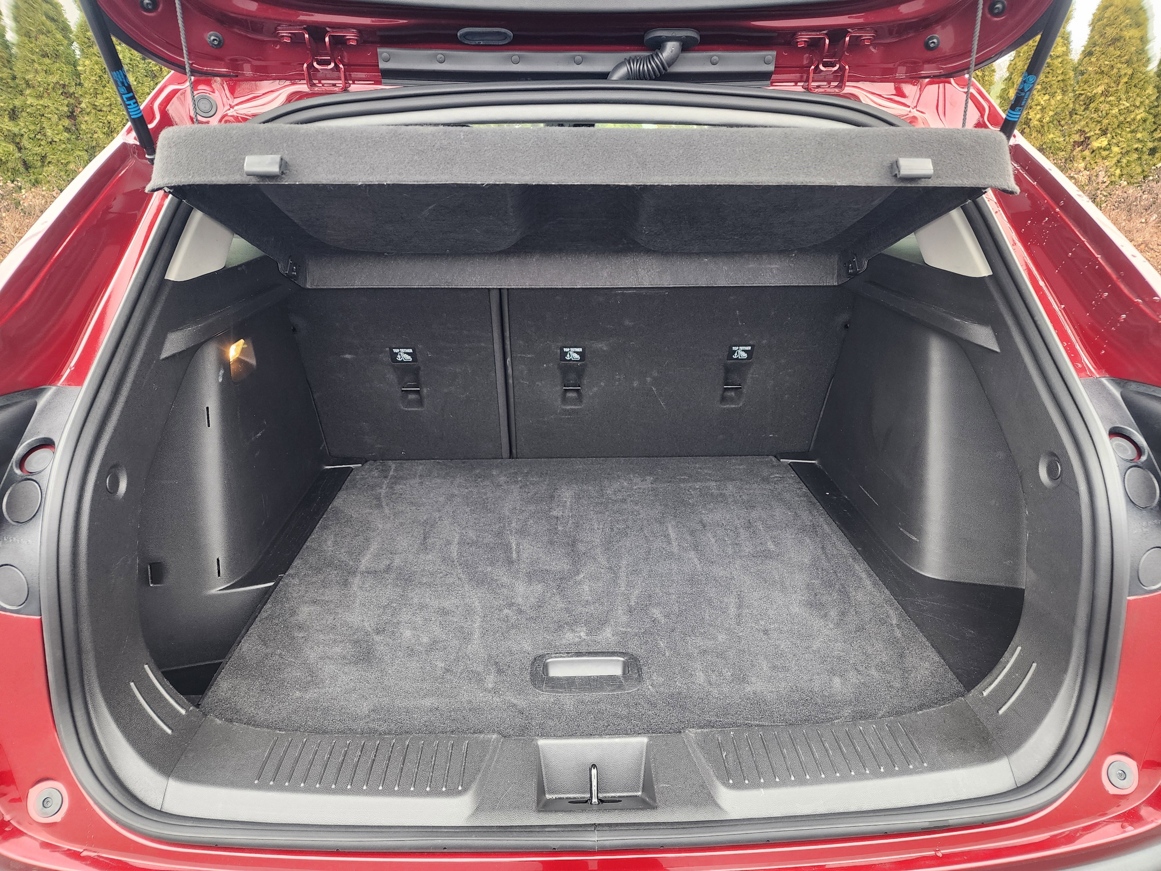 Used 2025 Chevrolet Trax LT w/ LT Convenience Package image 12