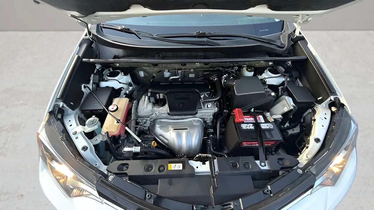 Used 2018 Toyota RAV4 LE image 34