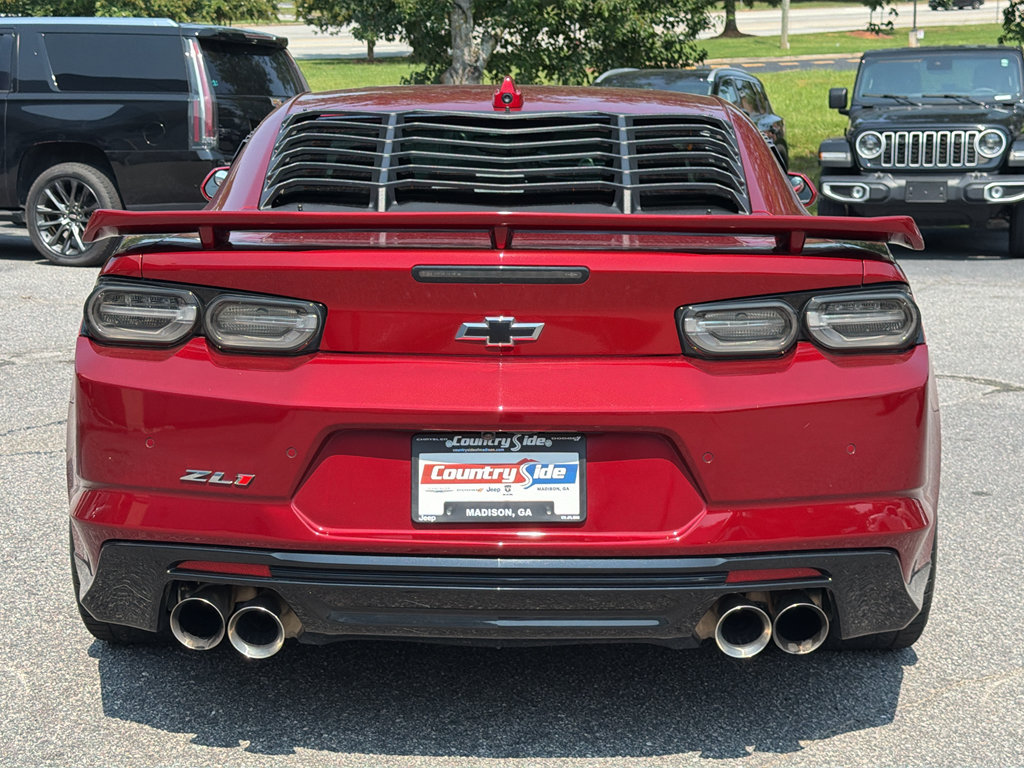 Used 2021 Chevrolet Camaro ZL1 RWD image 8