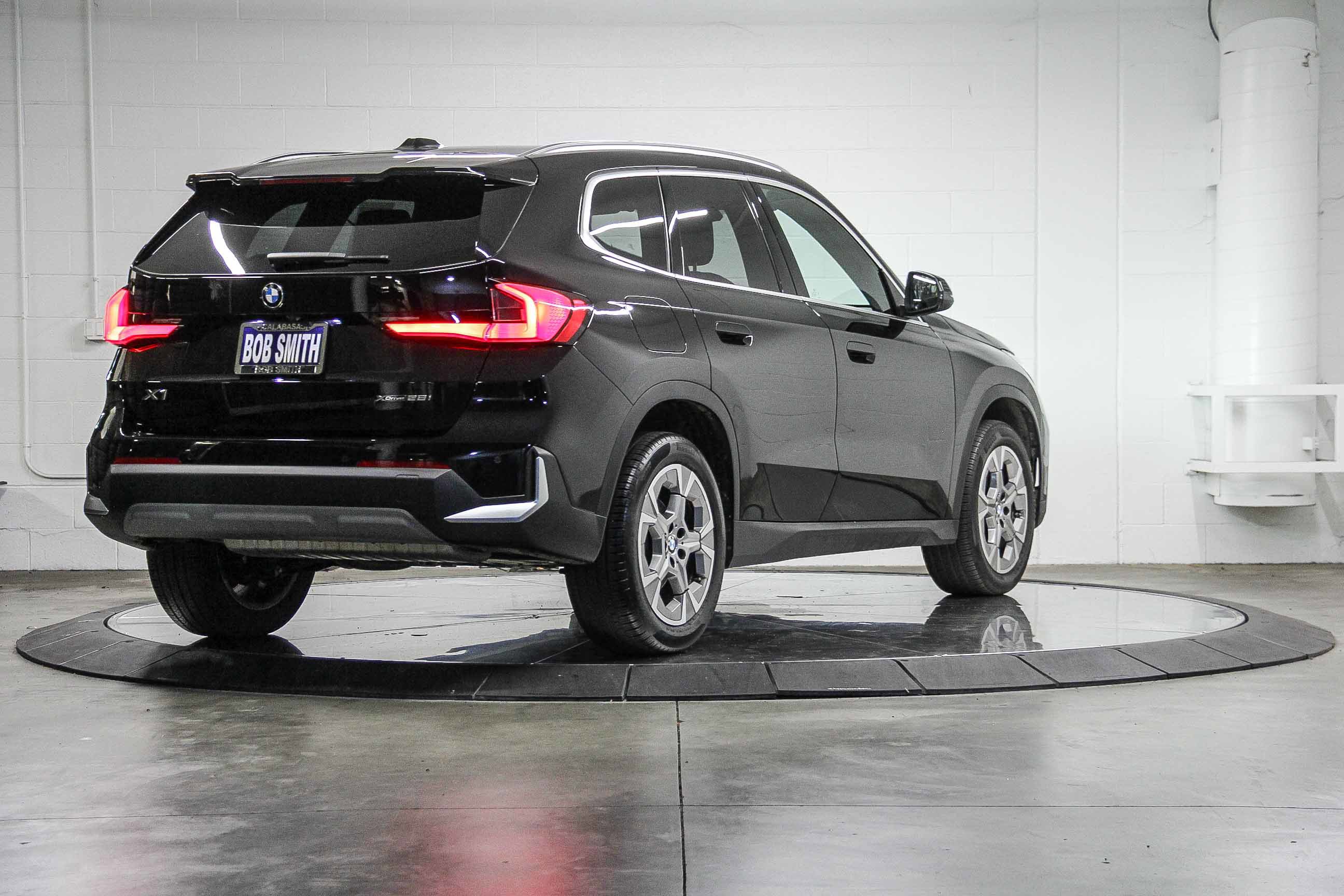 Certified 2023 BMW X1 xDrive28i image 6