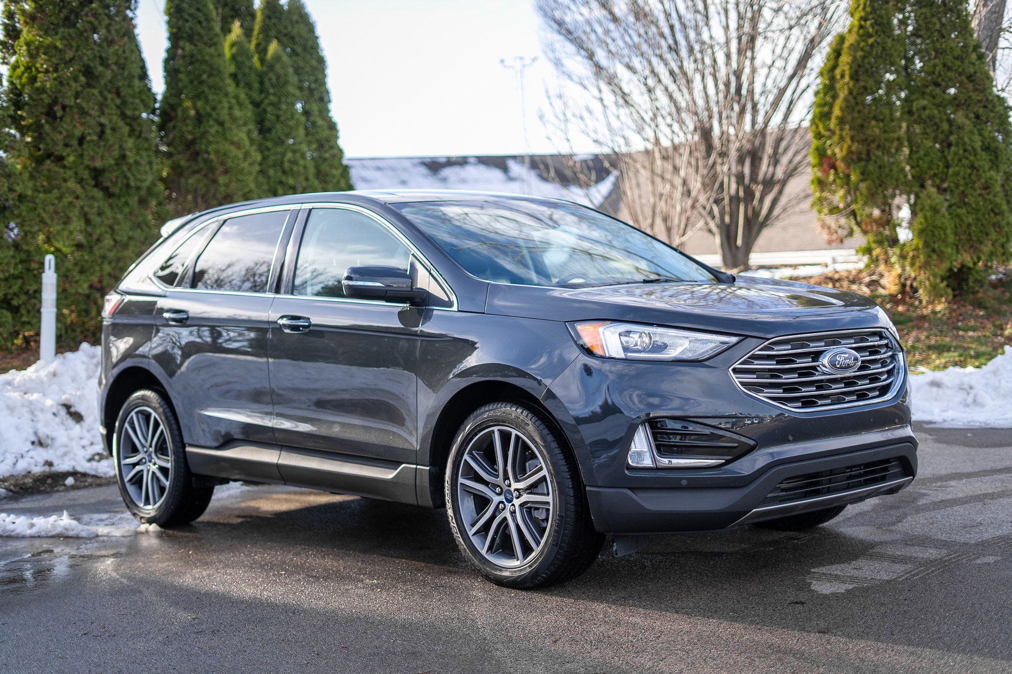 Used 2021 Ford Edge Titanium image 3