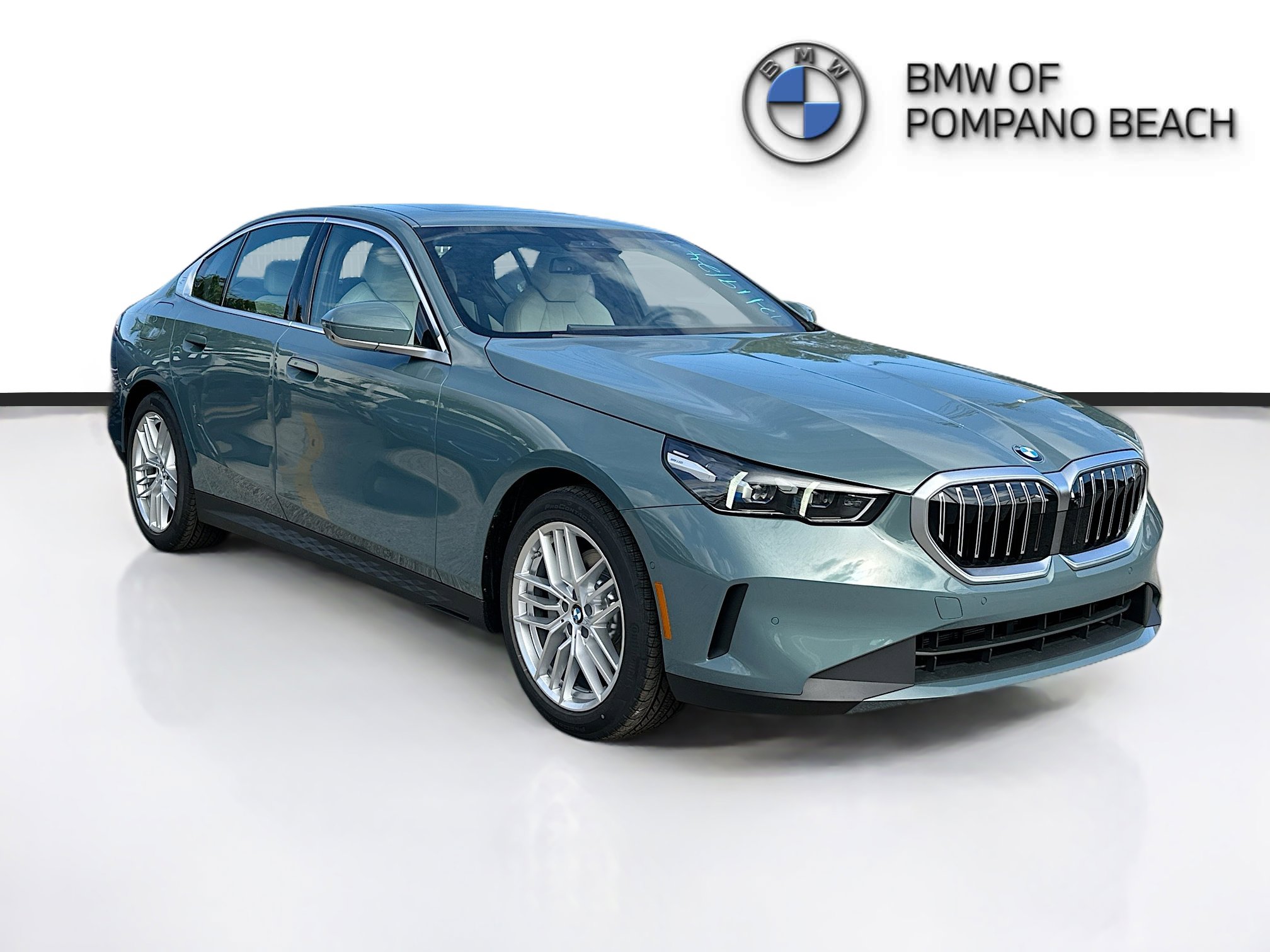 New 2025 BMW 530i