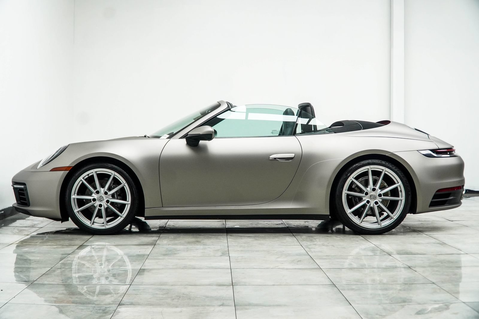 Used 2022 Porsche 911 Carrera w/ Premium Package RWD image 14