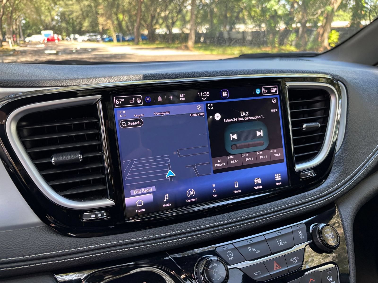 Used 2025 Chrysler Pacifica Limited FWD image 20