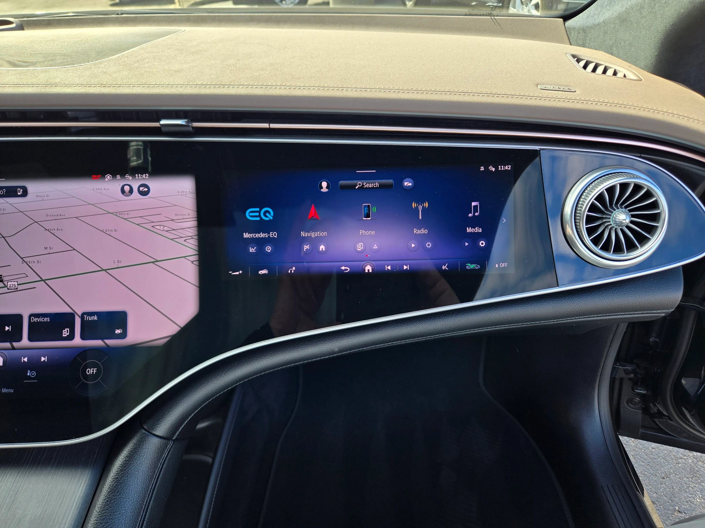 Used 2023 Mercedes-Benz EQS 580 4MATIC Sedan w/ Exclusive Trim Package image 74