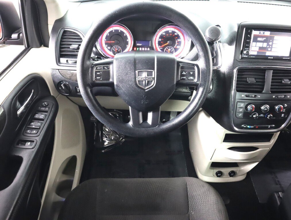 Used 2018 Dodge Grand Caravan SE w/ UConnect Hands-Free Group image 23