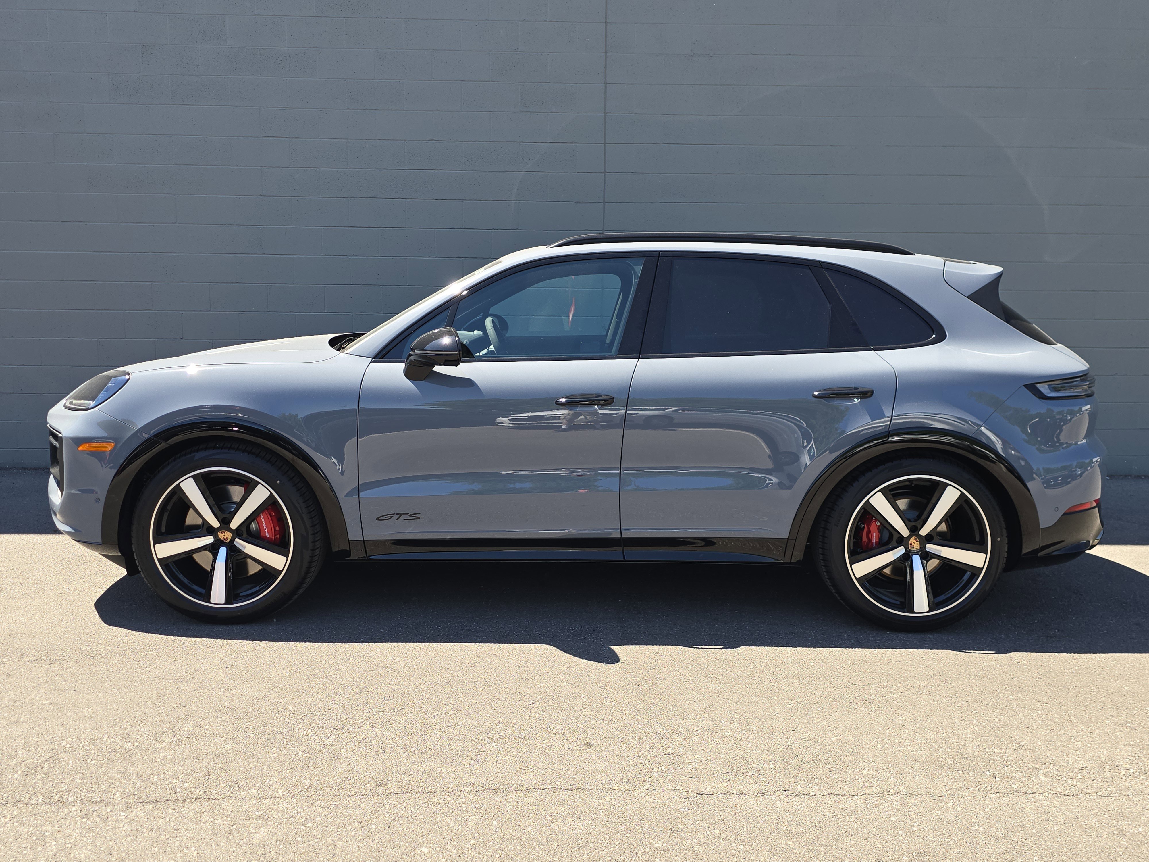 New 2026 Porsche Cayenne GTS AWD/4WD image 2