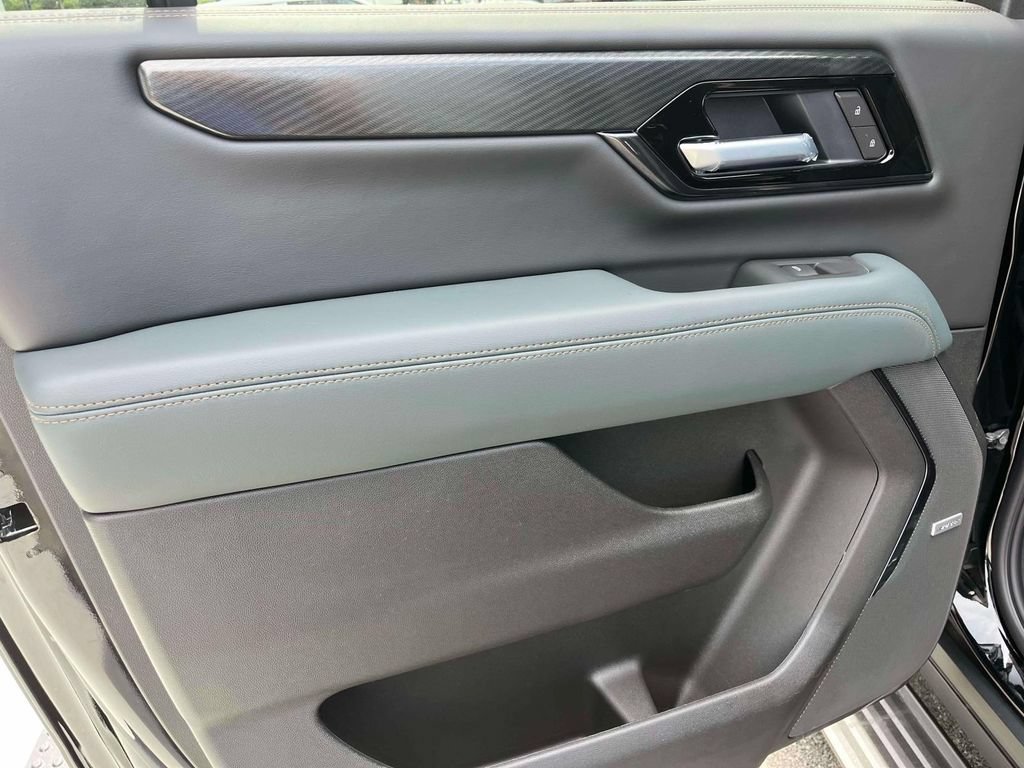New 2026 GMC Yukon XL AT4 w/ AT4 Premium Package AWD/4WD image 15