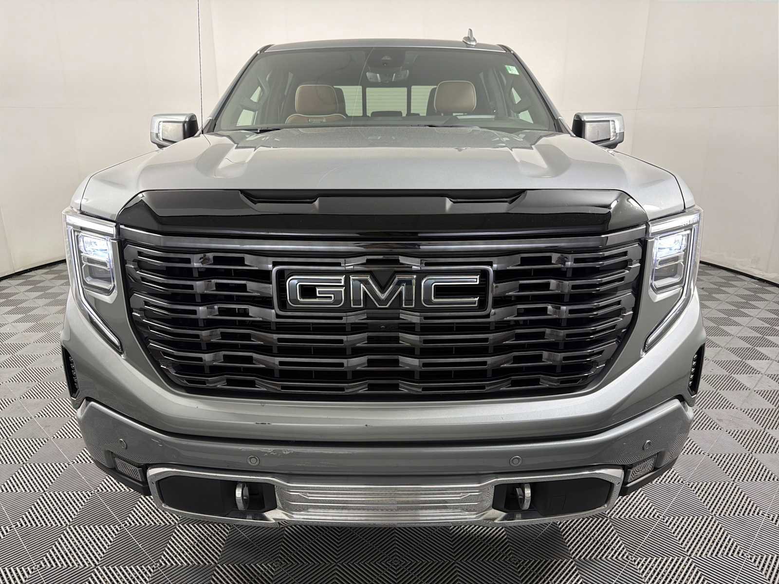 Used 2025 GMC Sierra 1500 Denali Ultimate AWD/4WD image 2