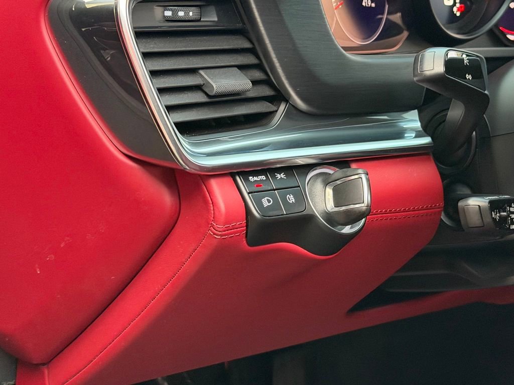 Used 2023 Porsche Panamera Platinum Edition image 28