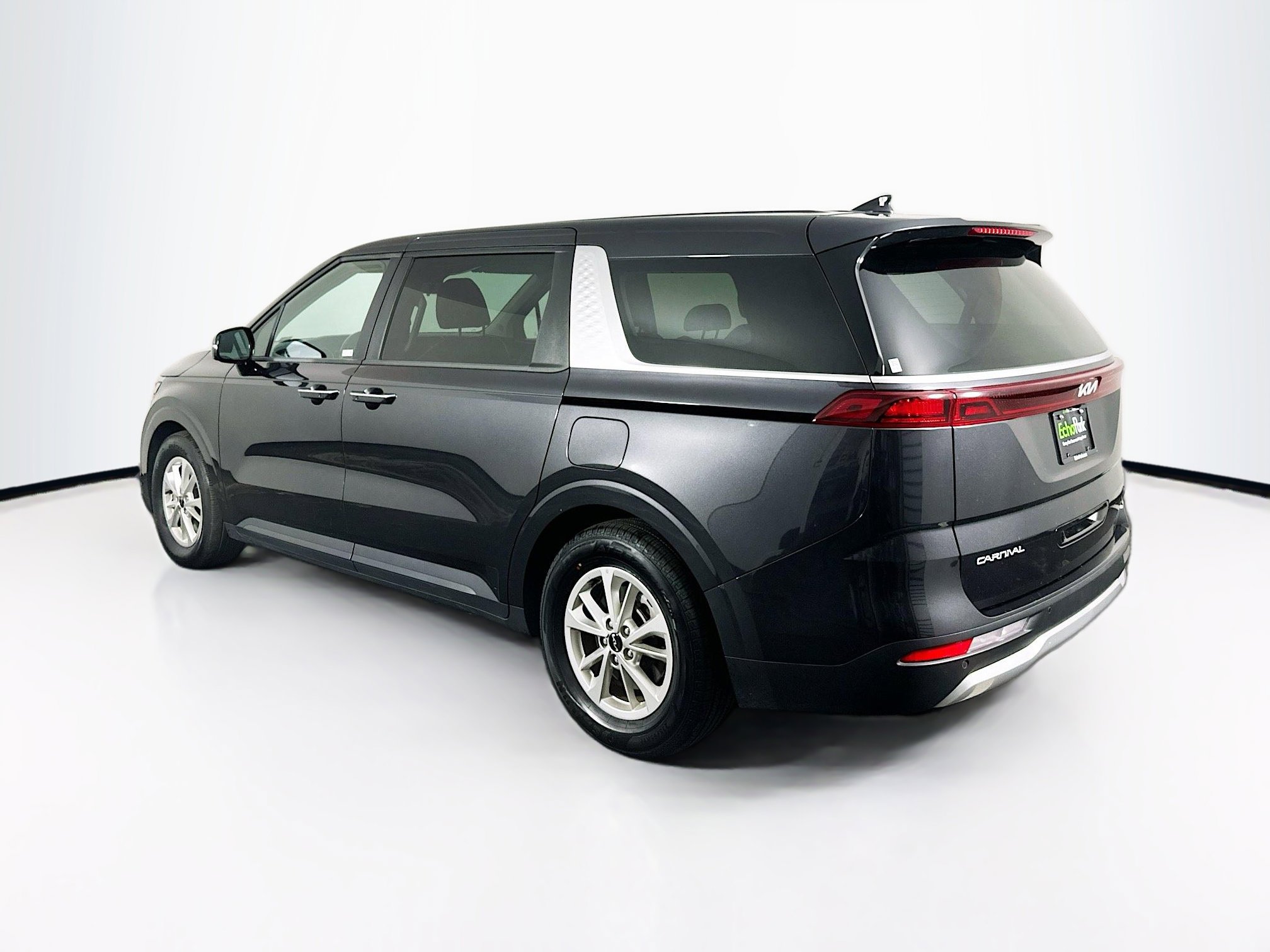 Used 2024 Kia Carnival LX image 5