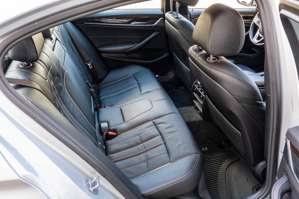 Used 2017 BMW 540i xDrive image 30