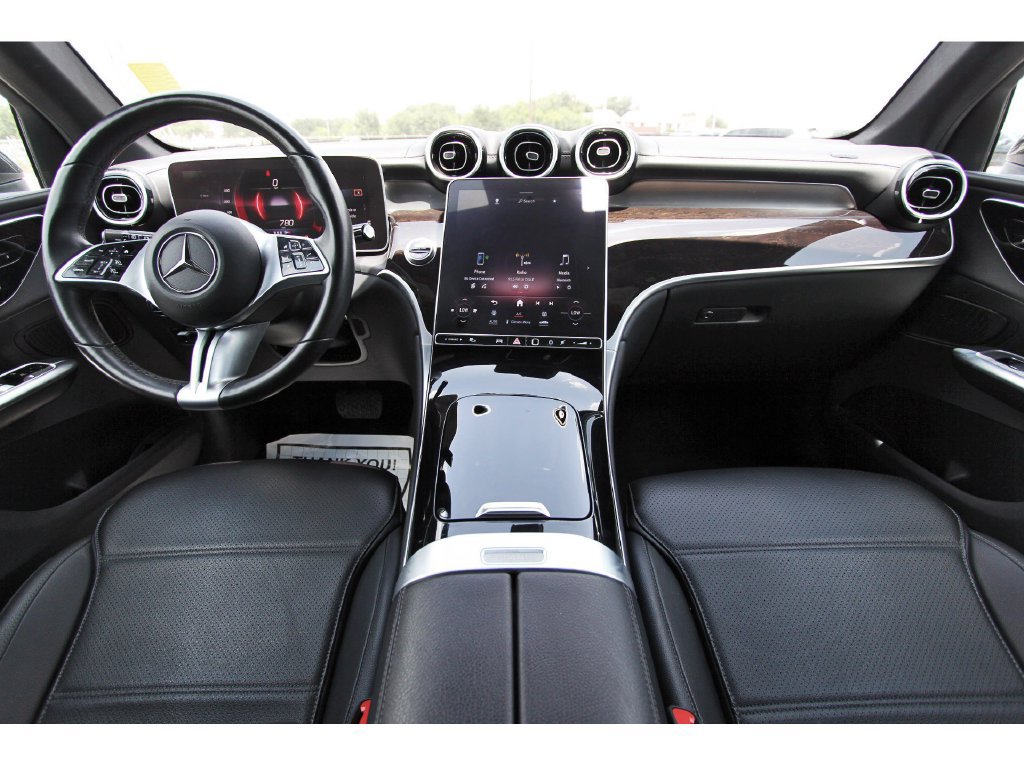 Used 2024 Mercedes-Benz GLC 300 4MATIC image 11