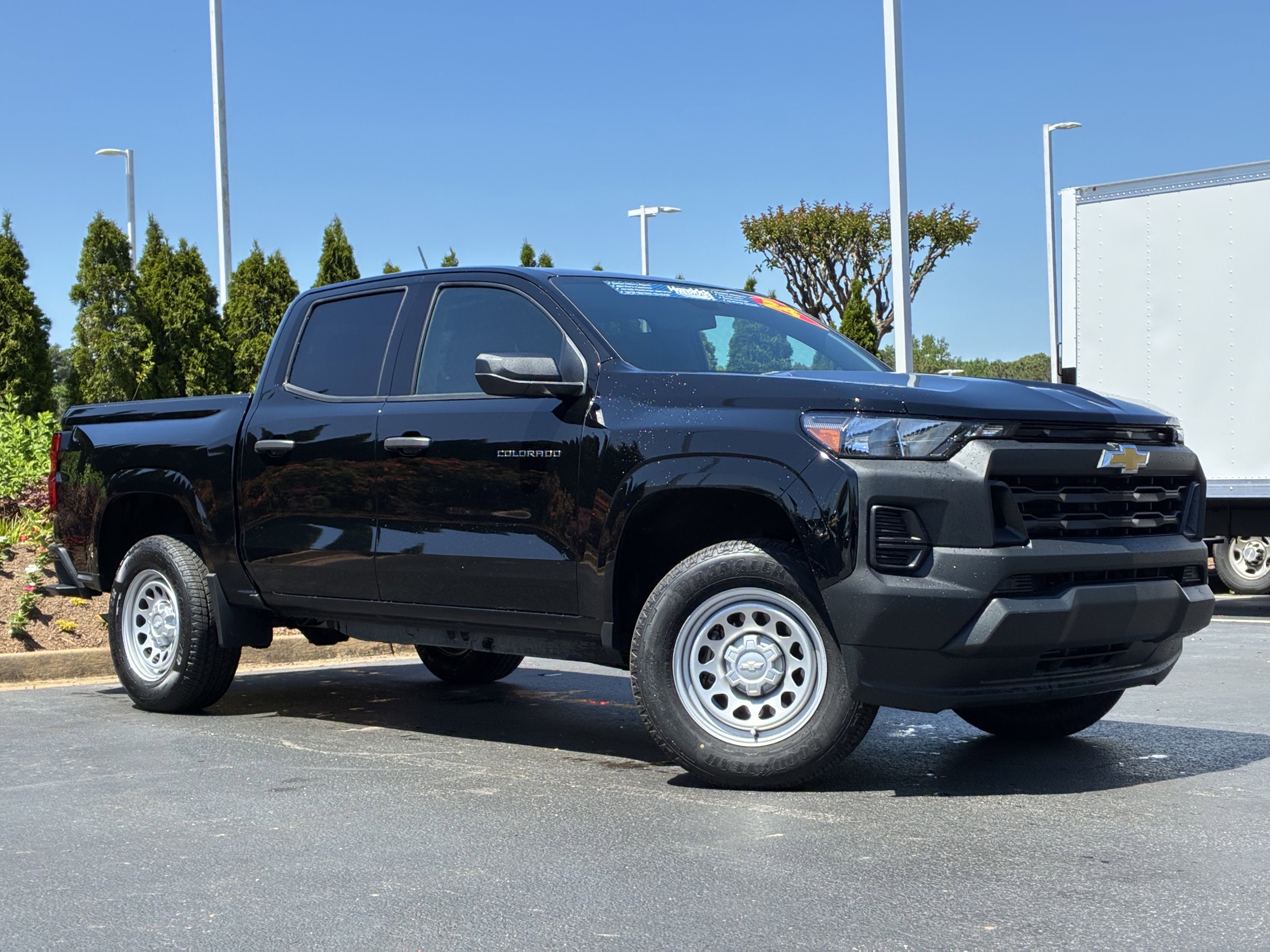 Used 2024 Chevrolet Colorado W/T image 1