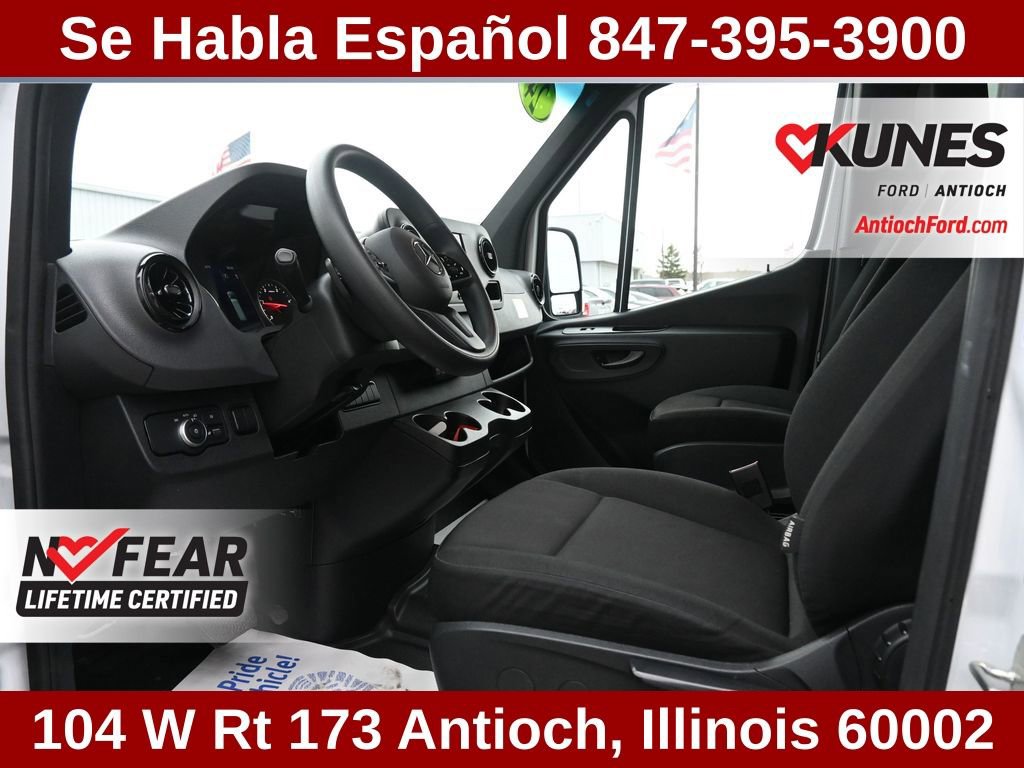 Used 2024 Mercedes-Benz Sprinter 2500 image 12