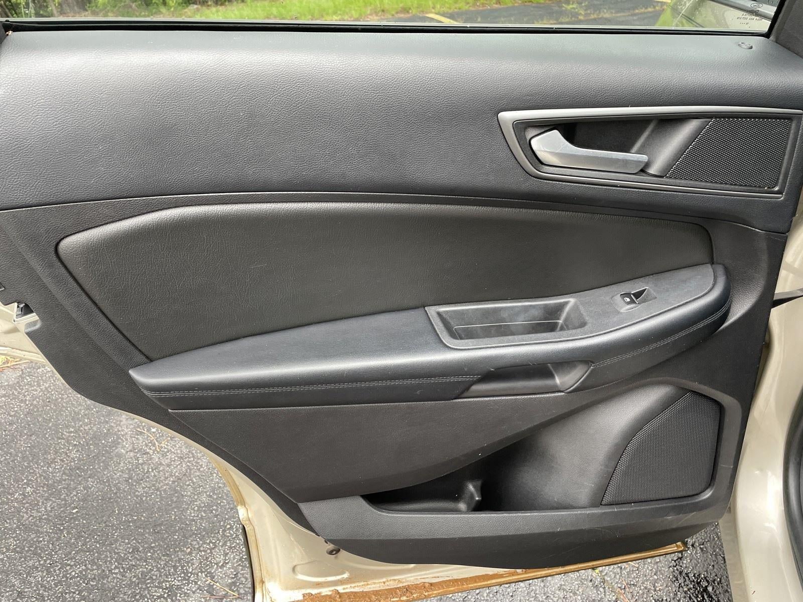 Used 2017 Ford Edge SE w/ Cargo Accessory Package FWD image 42