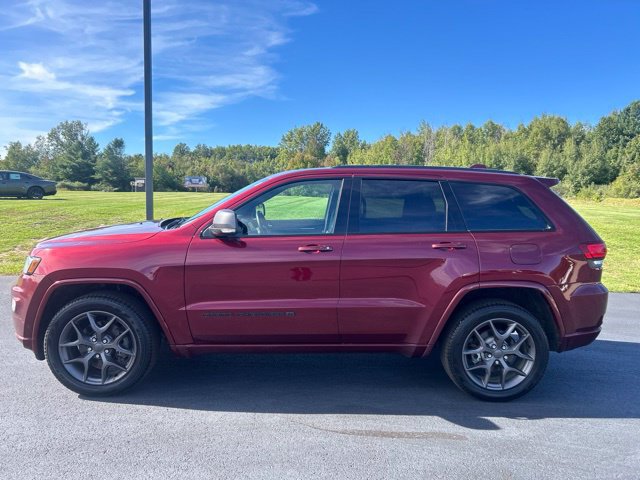 Used 2021 Jeep Grand Cherokee Limited AWD/4WD image 3