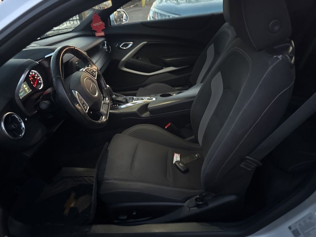 Used 2018 Chevrolet Camaro LT image 5
