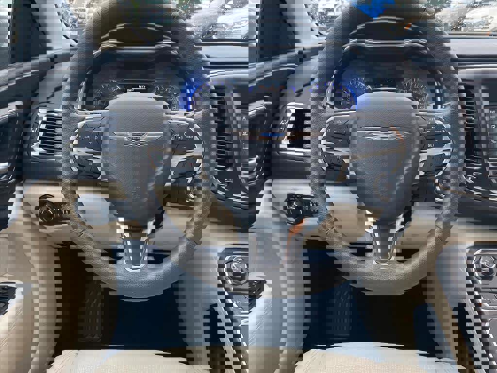 Used 2016 Chrysler 200 Limited image 6