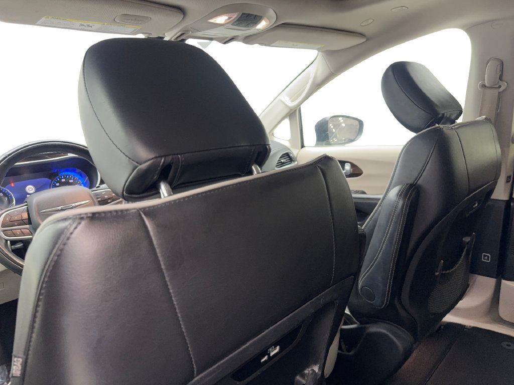 Used 2022 Chrysler Pacifica Limited FWD image 39