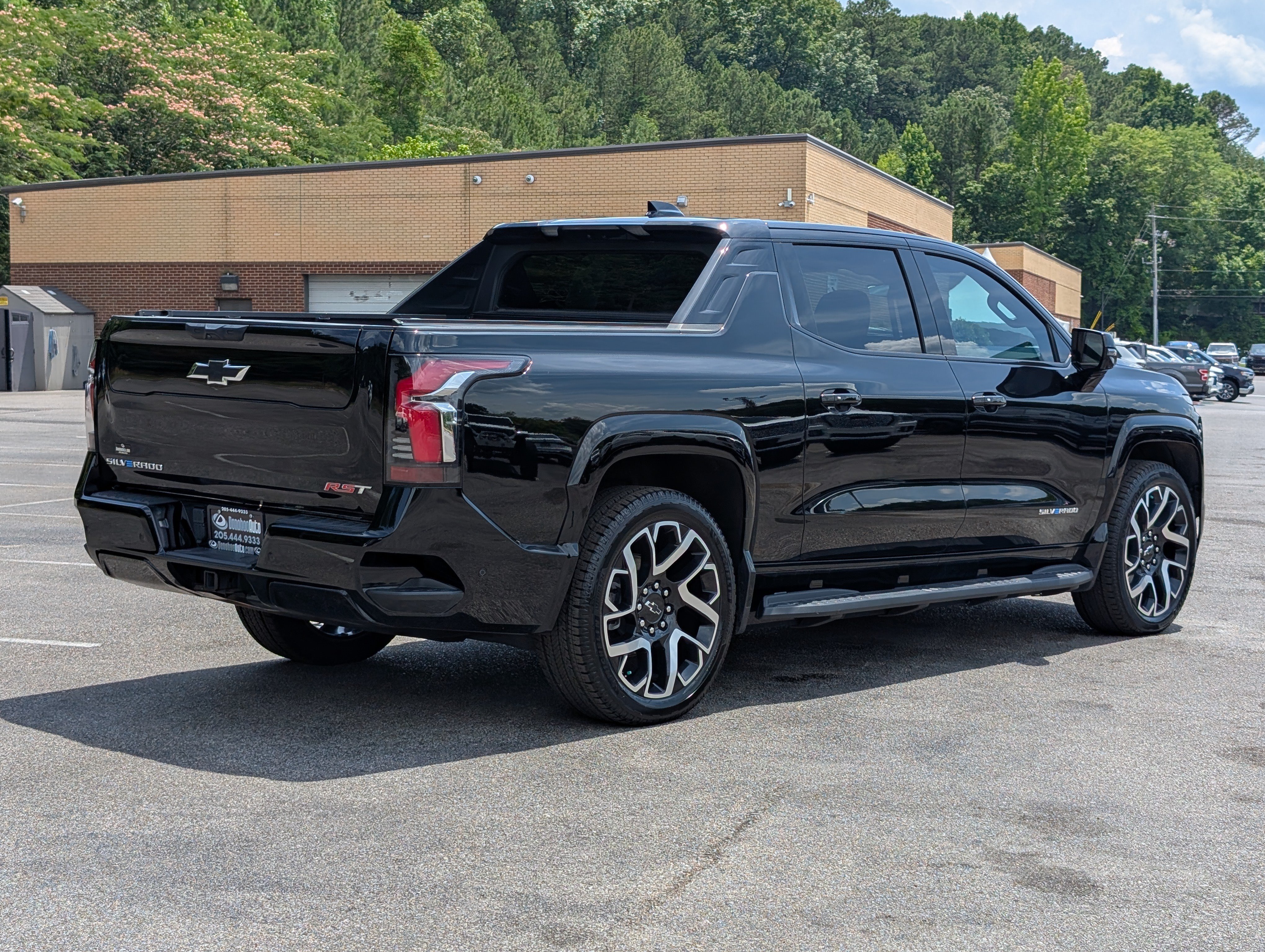 Used 2024 Chevrolet Silverado EV RST AWD/4WD image 9