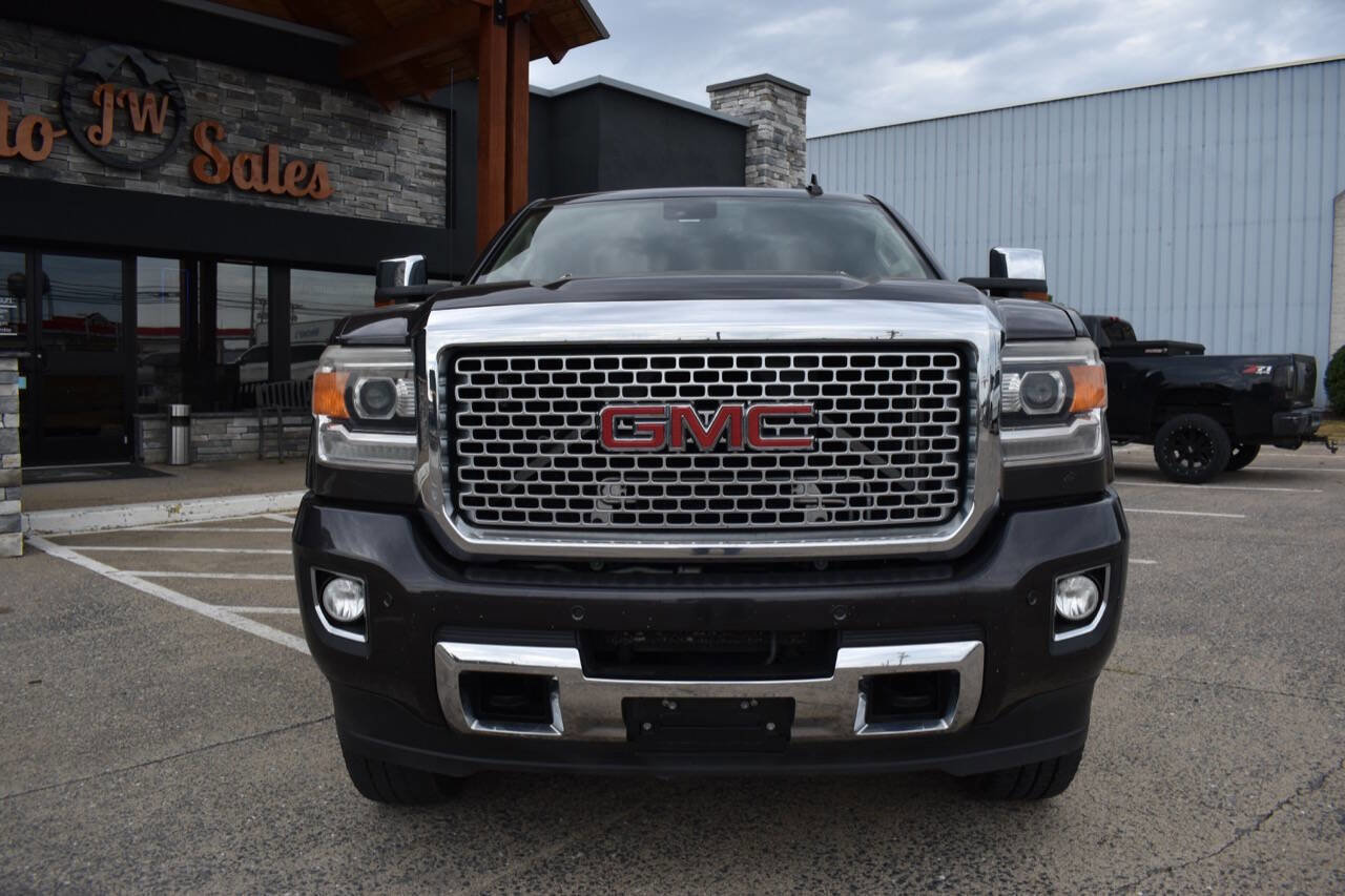 Used 2015 GMC Sierra 3500 Denali w/ Duramax Plus Package image 9