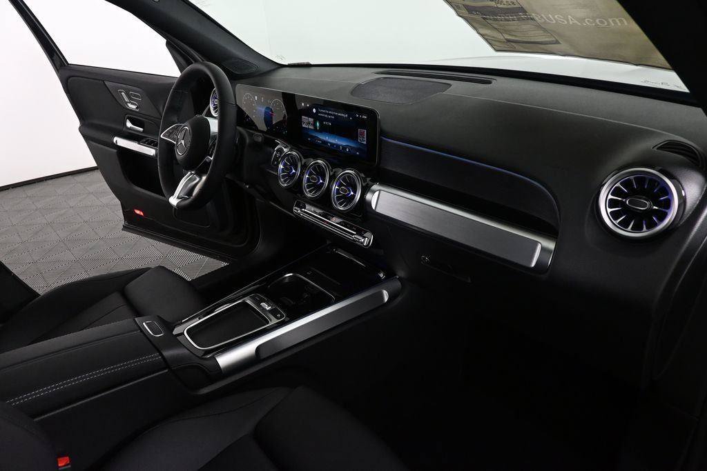 New 2026 Mercedes-Benz GLB 250 image 25