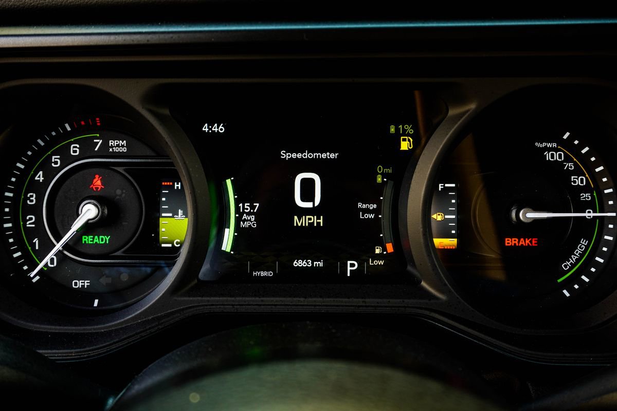 Used 2024 Jeep Wrangler Unlimited Rubicon 4xe image 31
