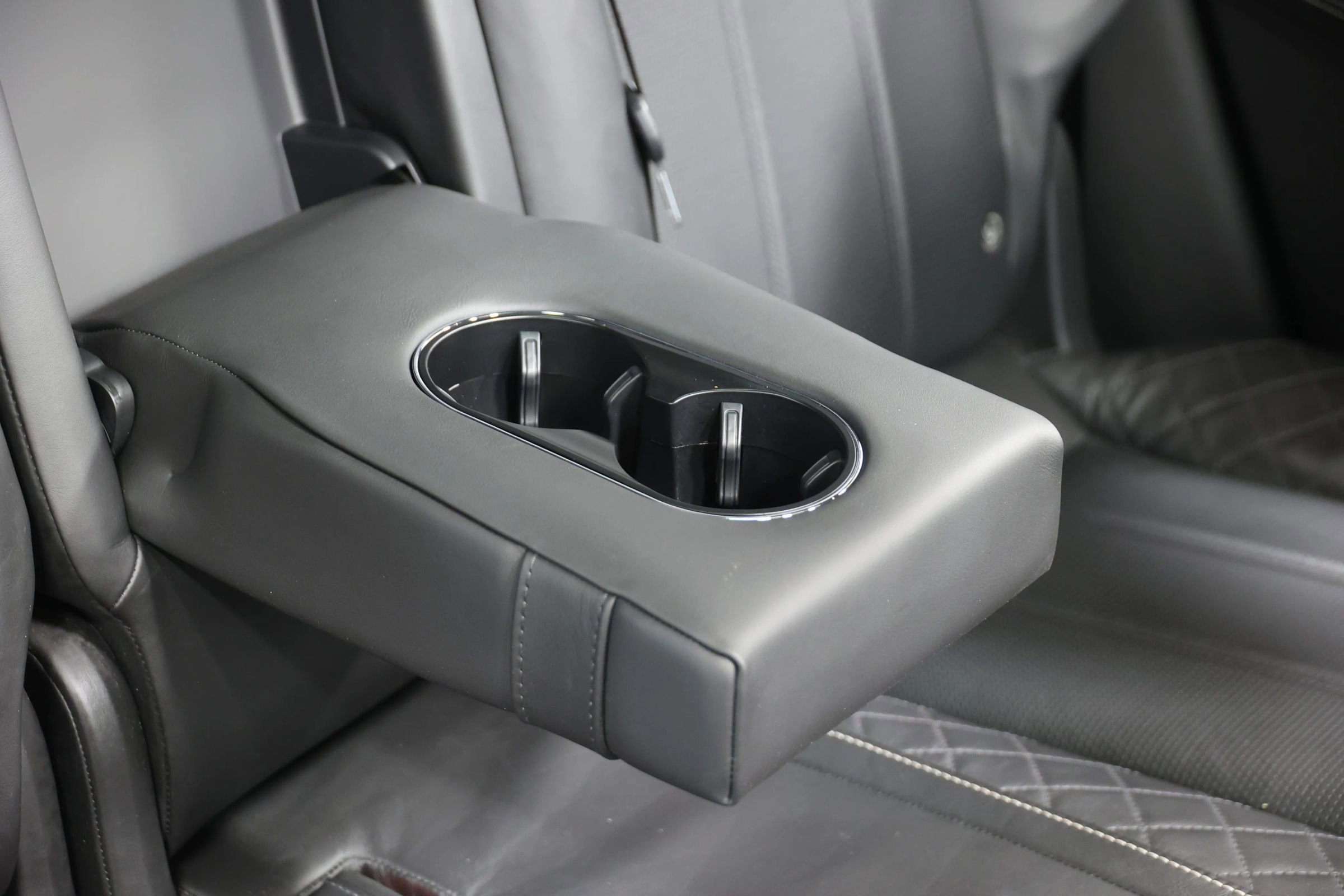 Used 2017 Bentley Bentayga image 88