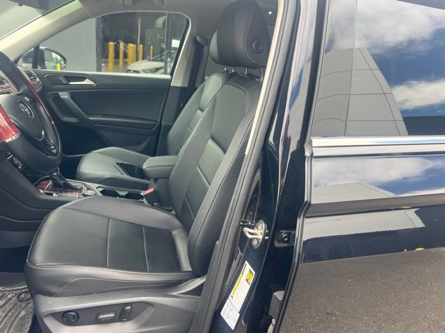 Used 2019 Volkswagen Tiguan SEL AWD/4WD image 6