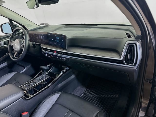 Used 2025 Kia Sorento SX image 13
