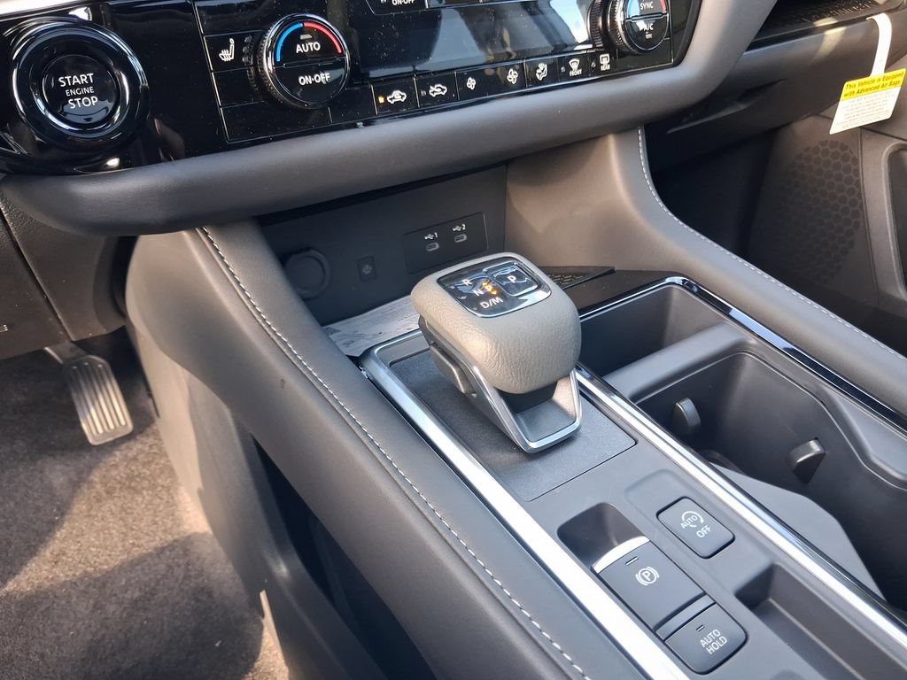 New 2026 Nissan Pathfinder SL w/ SL Premium Package (P04) FWD image 10