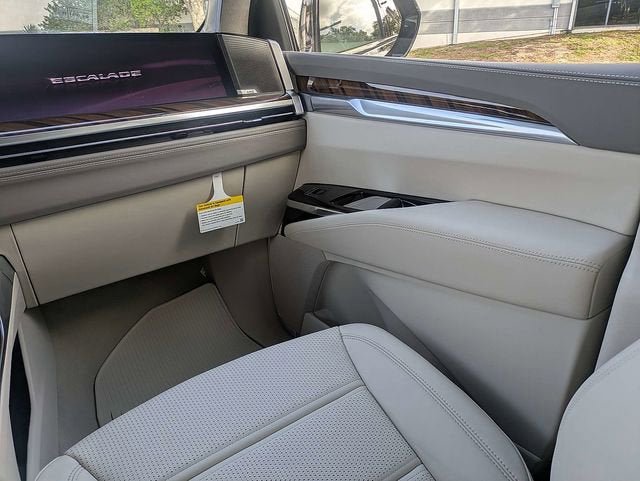 New 2026 Cadillac Escalade ESV Platinum Sport w/ LPO, ONYX Package AWD/4WD image 19