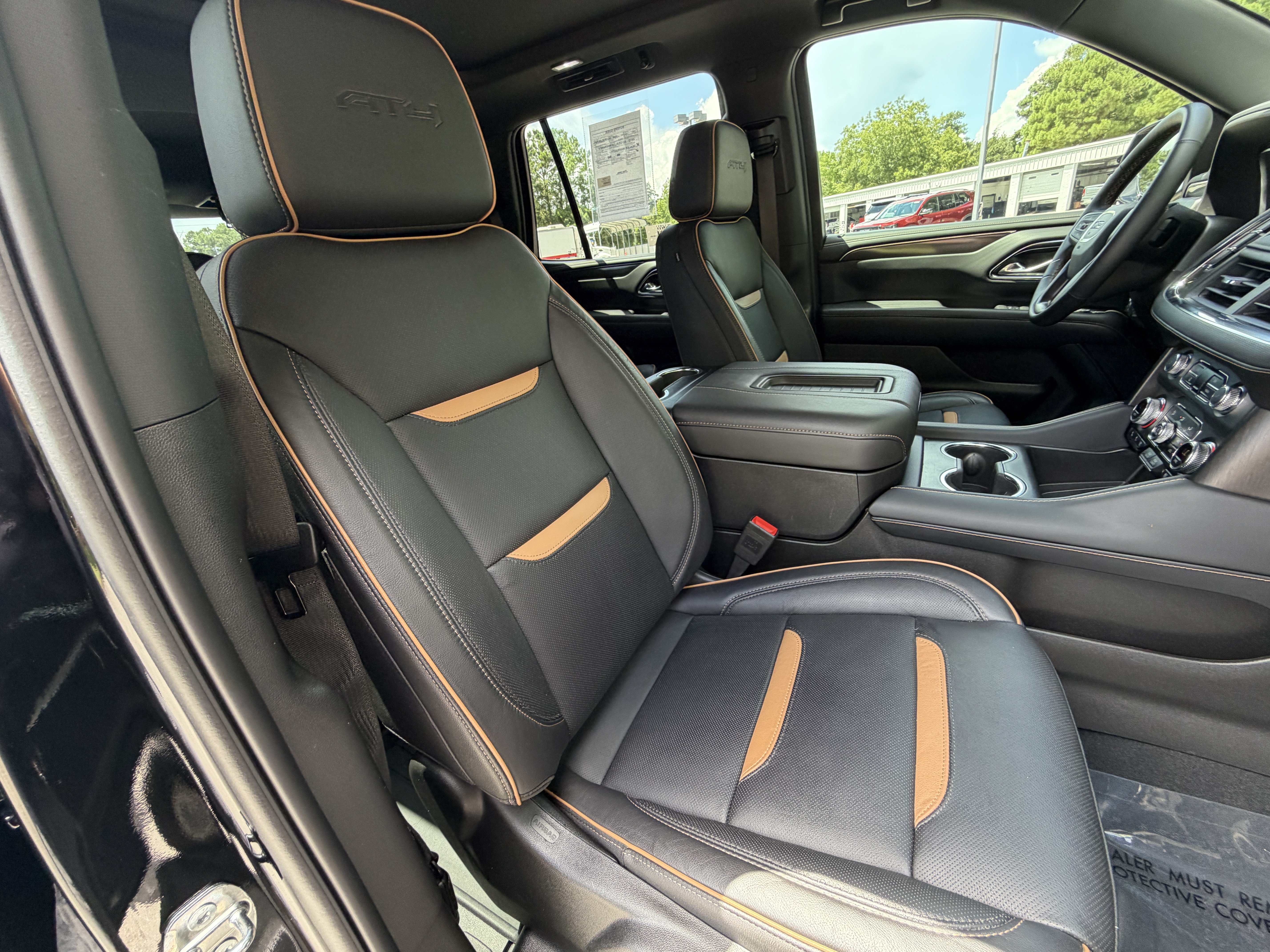 Used 2024 GMC Yukon AT4 w/ AT4 Premium Plus Package AWD/4WD image 22