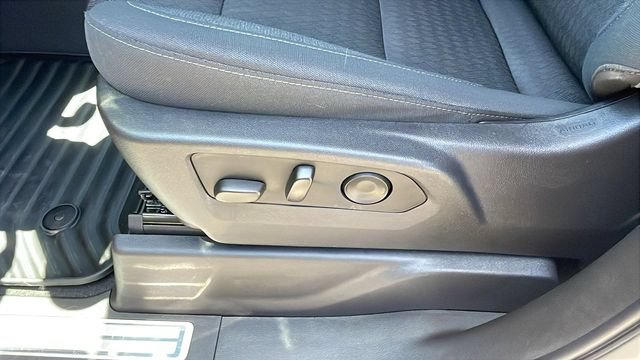 Used 2023 Chevrolet Silverado 1500 LT AWD/4WD image 26