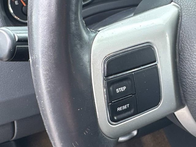 Used 2016 Jeep Compass Latitude FWD image 29