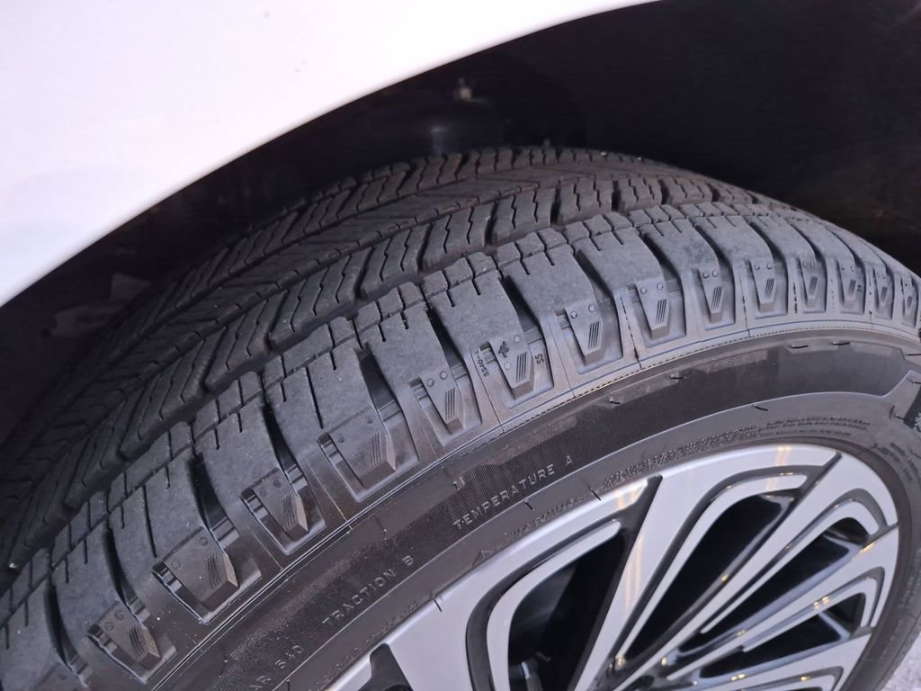 Used 2025 Lincoln Navigator L Black Label AWD/4WD image 16