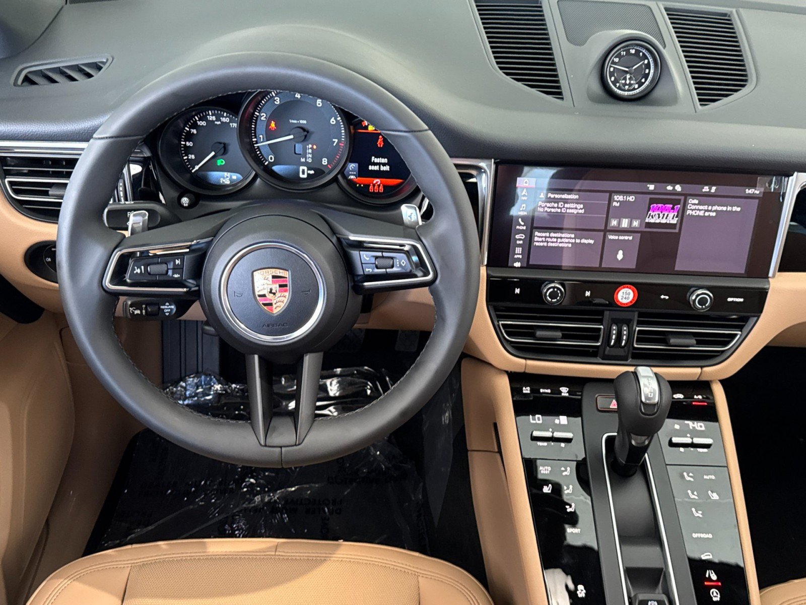 New 2026 Porsche Macan AWD/4WD image 14