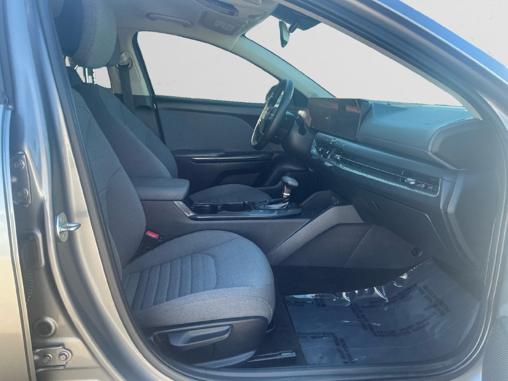 Used 2025 Kia K4 EX FWD image 15